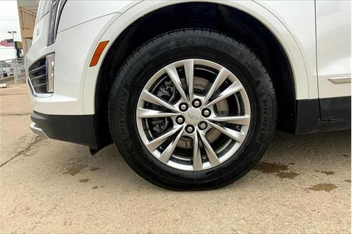 2022 Cadillac XT5 Premium Luxury