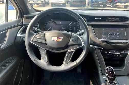 2022 Cadillac XT5 Premium Luxury
