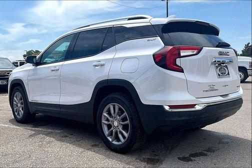 White Frost Tricoat 2022 GMC Terrain SLT