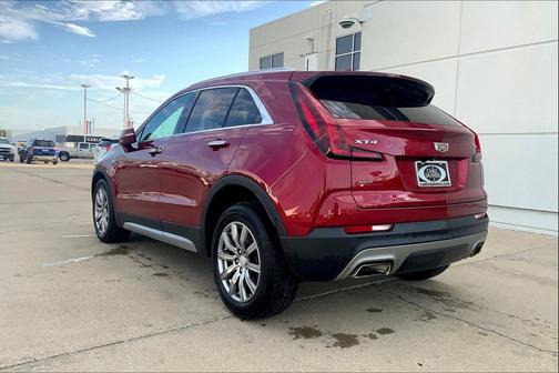 2022 Cadillac XT4 Premium Luxury