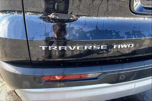 2024 Chevrolet Traverse LT