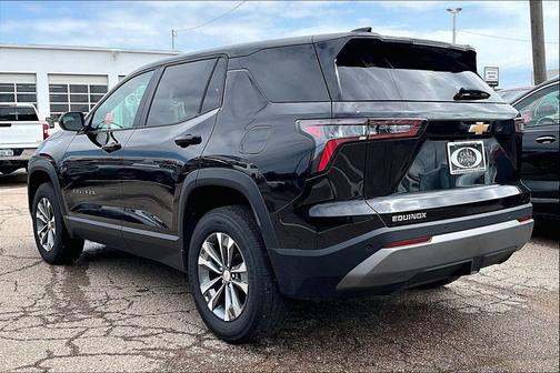 Mosaic Black Metallic 2026 Chevrolet Equinox 1LT