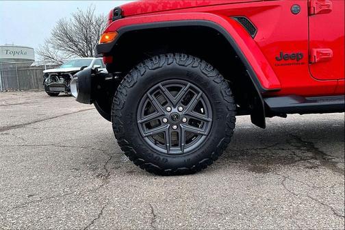 2024 Jeep Gladiator Sport S