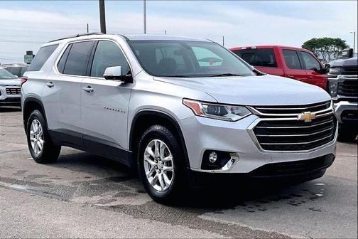 Silver Ice Metallic 2019 Chevrolet Traverse LT Cloth