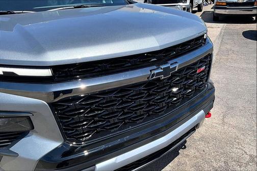 Sterling Gray Metallic 2026 Chevrolet Traverse AWD Z71