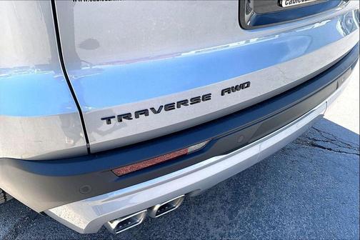 Sterling Gray Metallic 2026 Chevrolet Traverse AWD Z71