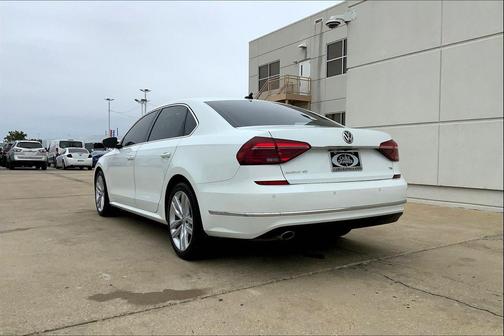 2018 Volkswagen Passat 2.0T SE