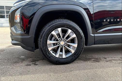 Mosaic Black Metallic 2026 Chevrolet Equinox 1LT
