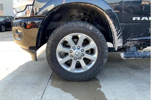 2022 RAM 2500 Laramie Crew Cab 4x4 6'4' Box
