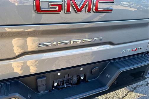 2024 GMC Sierra 1500 AT4X