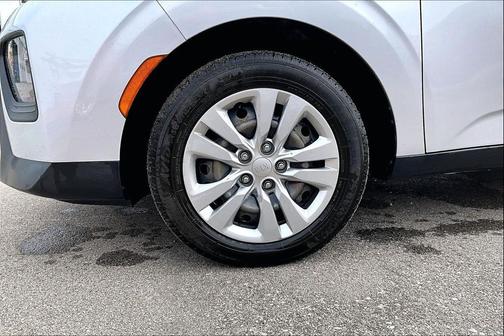 Sparkling Silver 2020 Kia Soul LX