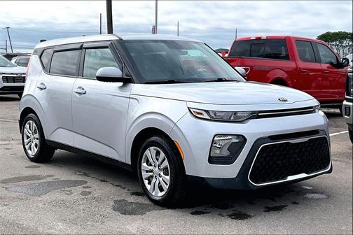 Sparkling Silver 2020 Kia Soul LX