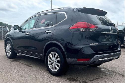 Magnetic Black 2017 Nissan Rogue SV