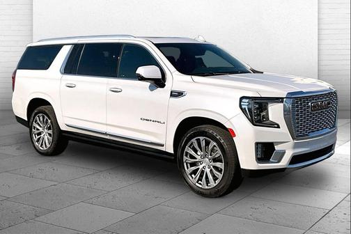 White Frost Tricoat 2023 GMC Yukon XL Denali