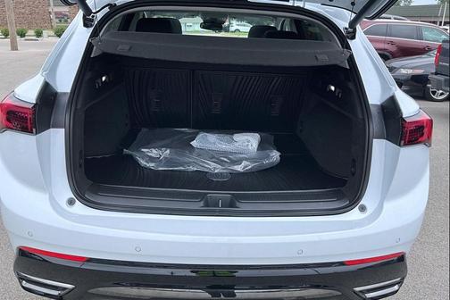 Iridescent White Tricoat 2026 Buick Envision Sport Touring AWD