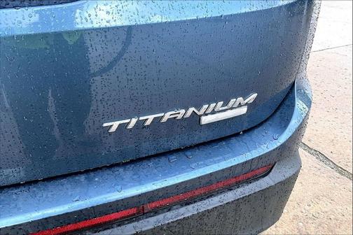 Blue Metallic 2018 Ford Edge Titanium