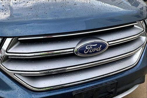 Blue Metallic 2018 Ford Edge Titanium