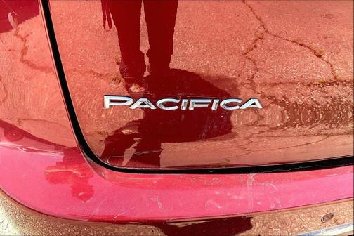 Velvet Red Pearlcoat 2020 Chrysler Pacifica Touring L
