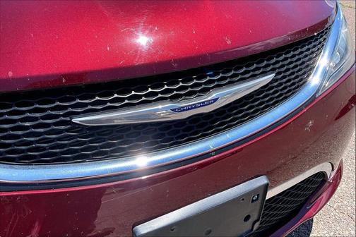Velvet Red Pearlcoat 2020 Chrysler Pacifica Touring L