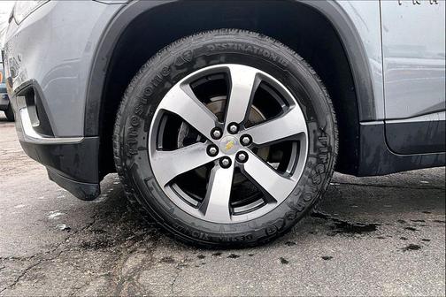 Satin Steel Metallic 2020 Chevrolet Traverse LT Leather