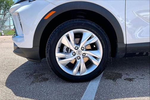 Summit White 2025 Buick Encore GX Preferred