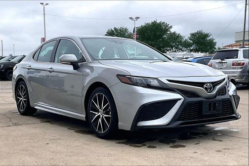 Celestial Silver Metallic 2024 Toyota Camry SE