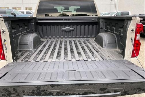 White Sands 2026 Chevrolet Silverado 1500 Custom Trail Boss