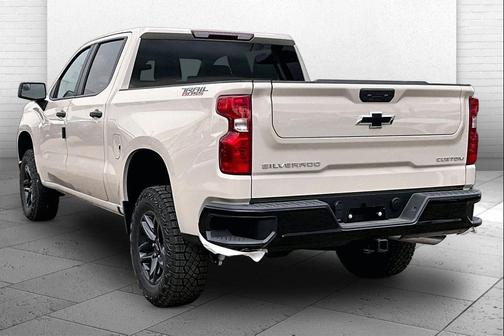 White Sands 2026 Chevrolet Silverado 1500 Custom Trail Boss