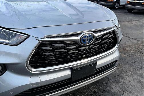 2021 Toyota Highlander Hybrid Platinum