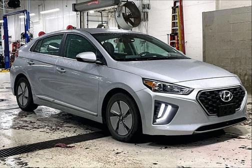 Stellar Silver 2022 Hyundai IONIQ Hybrid SE