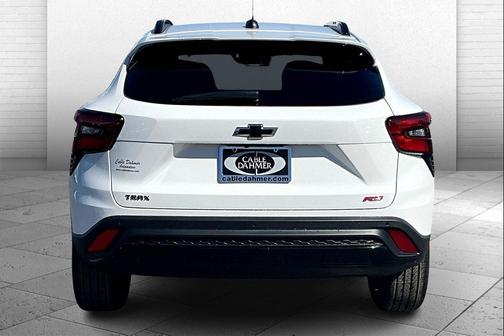 Summit White 2026 Chevrolet Trax FWD 2RS