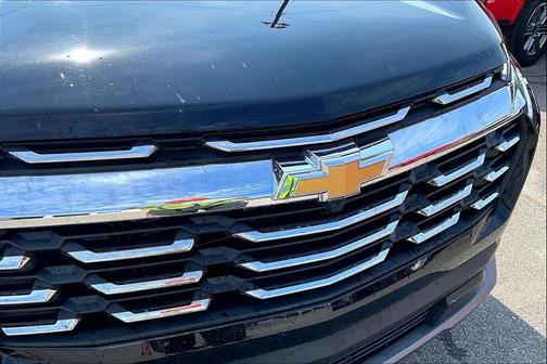 Mosaic Black Metallic 2026 Chevrolet Equinox 1LT