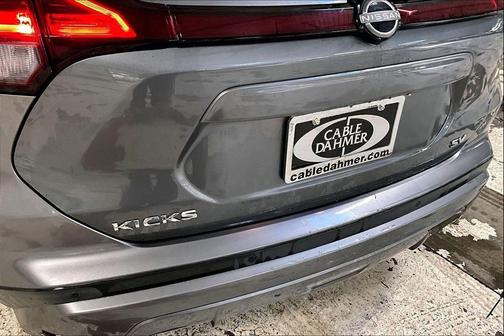 Gun Metallic 2022 Nissan Kicks SV