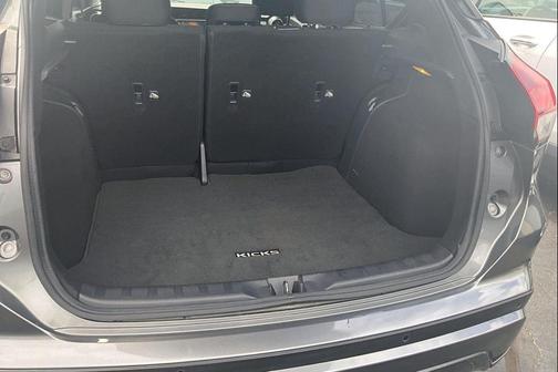 Gun Metallic 2022 Nissan Kicks SV