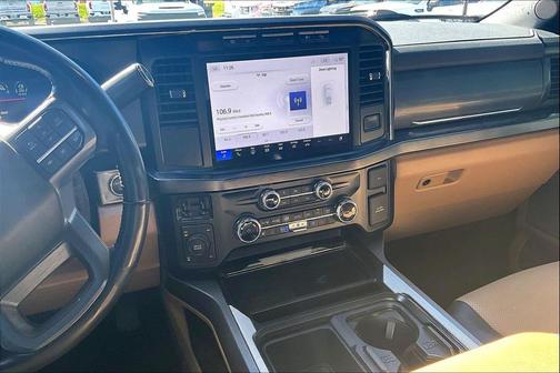 Oxford White 2023 Ford F-250 Lariat