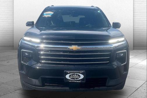 Mosaic Black Metallic 2024 Chevrolet Traverse LT