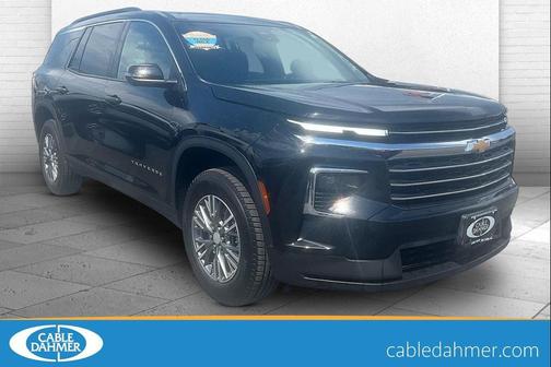 Mosaic Black Metallic 2024 Chevrolet Traverse LT