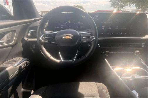 Mosaic Black Metallic 2024 Chevrolet Traverse LT