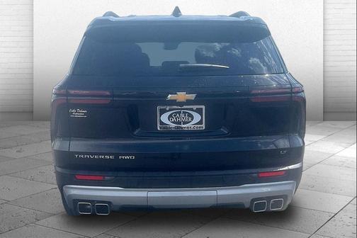 Mosaic Black Metallic 2024 Chevrolet Traverse LT