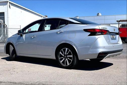 Brilliant Silver Metallic 2025 Nissan Versa 1.6 SV