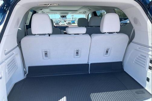 ocean blue metallic 2026 Buick Enclave Avenir FWD