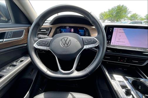 GREY 2025 Volkswagen Atlas 2.0T SE w/Technology