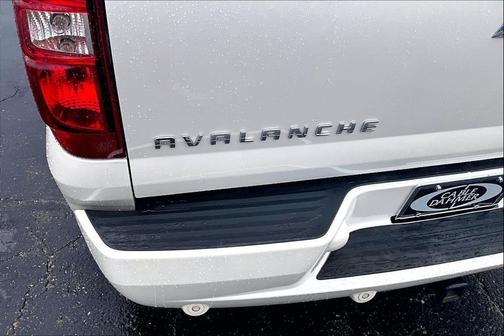 White Diamond Tricoat 2013 Chevrolet Avalanche LTZ
