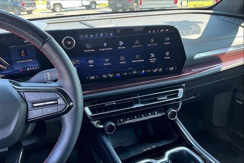 Radiant Red Tintcoat 2024 Chevrolet Traverse RS