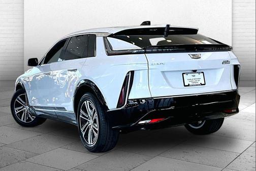 Vibrant White Tricoat 2026 Cadillac LYRIQ Premium Luxury
