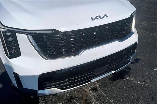 Glacial White Pearl 2024 Kia Sorento S