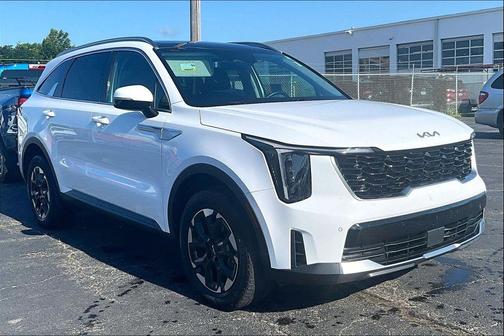 Glacial White Pearl 2024 Kia Sorento S