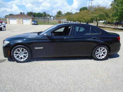2011 BMW 750 i xDrive