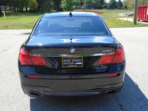 2011 BMW 750 i xDrive