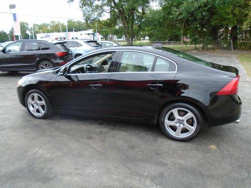 Black 2012 Volvo S60 T5